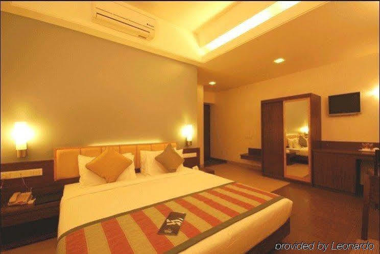 แฟบโฮเต็ล สถานันท์ หินชวตี Hotel Pimpri-Chinchwad ภายนอก รูปภาพ
